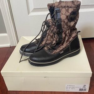 Original, limited edition signature Coach Shaine winter boots